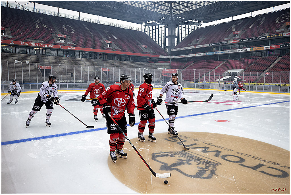PENNY DEL WINTERGAME;  Kölner Haie Training; Köln, 02.12.2022